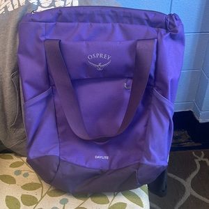 Osprey Daylite Tote Pack in Purple 20 Liter Hybrid Backpack and Tote